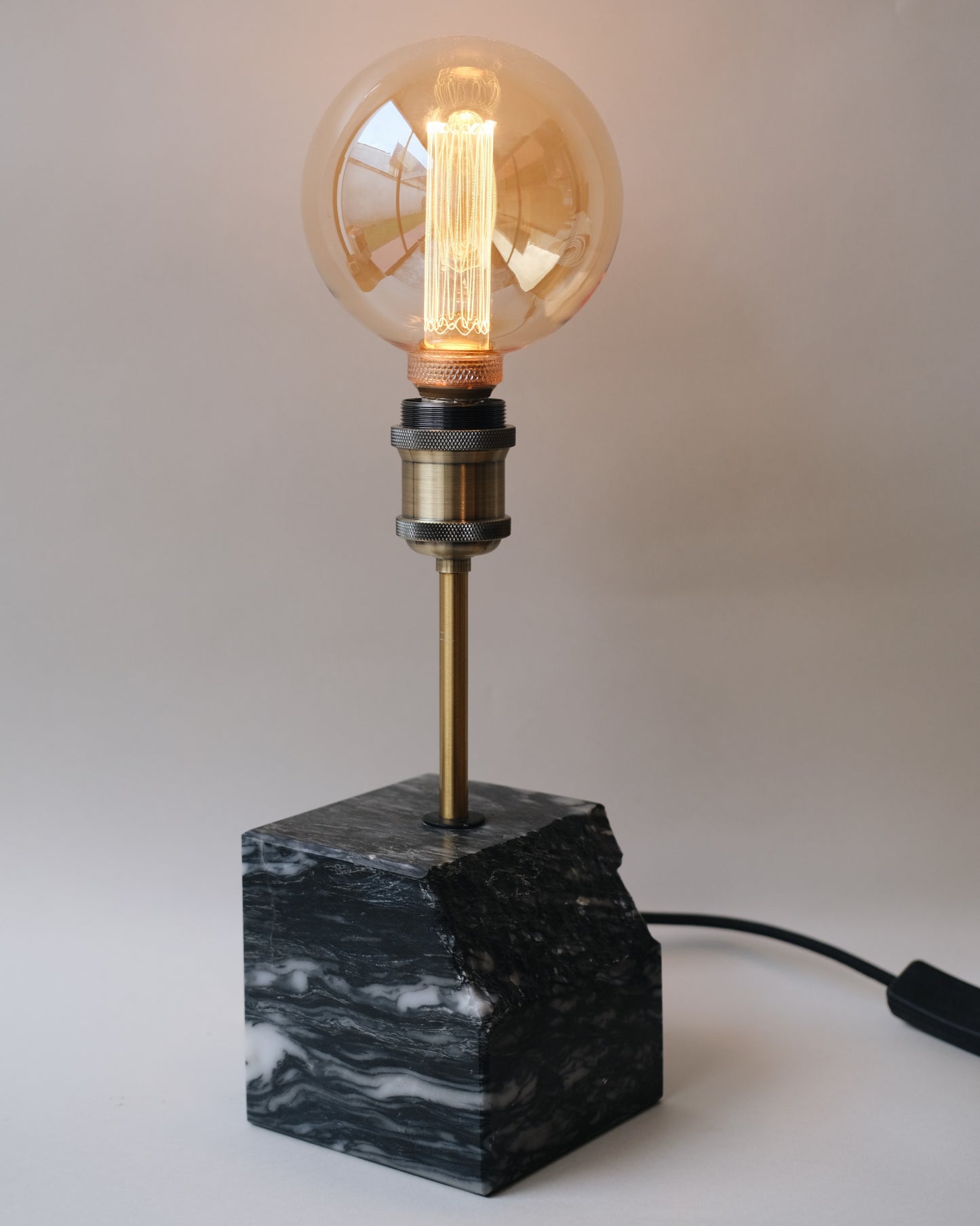 Lámpara De Buró Bloque Gris