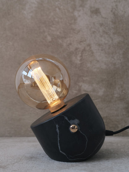 Lámpara de Mesa Basalto