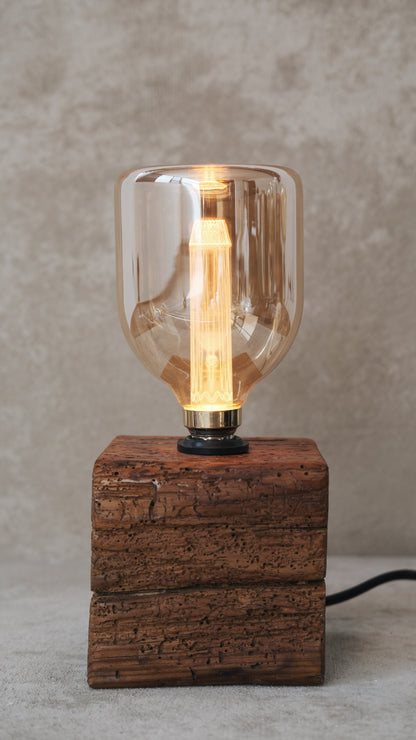 Lámpara de Mesa Cubo Rústica