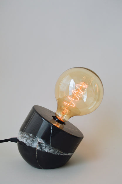 Lámpara de Mesa Basalto