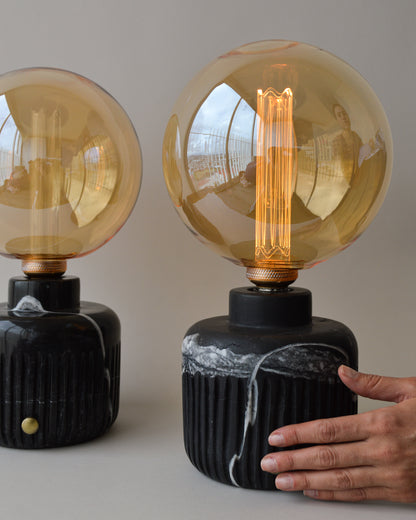 Lámpara de Mesa Caliza