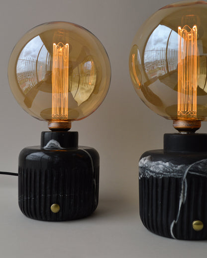 Lámpara de Mesa Caliza