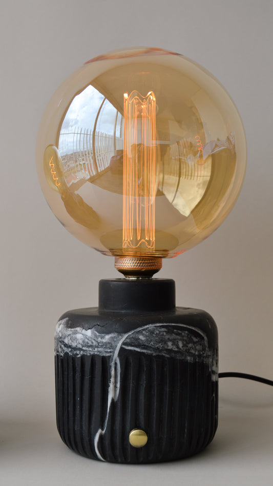 Lámpara de Mesa Caliza